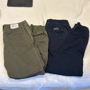 Bundle of two men’s publish jogger pants Size 32
Navy blue and olive green